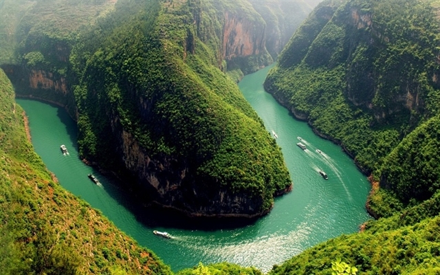 Cao Bang - Ban Gioc Waterfall - Ha Giang Loop Tour 5 Days 4 Nights